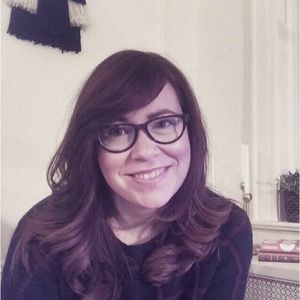 Meet your Posher, Caitlin